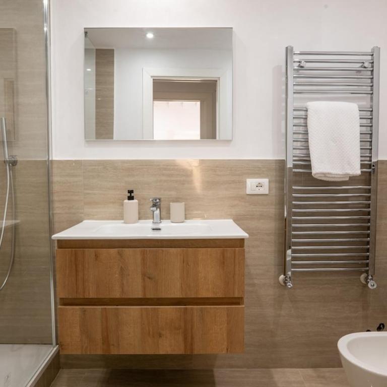 Modelli 54 - Luxury House a Fontana di Trevi - Appartamento con 2 Camere da Letto - 2