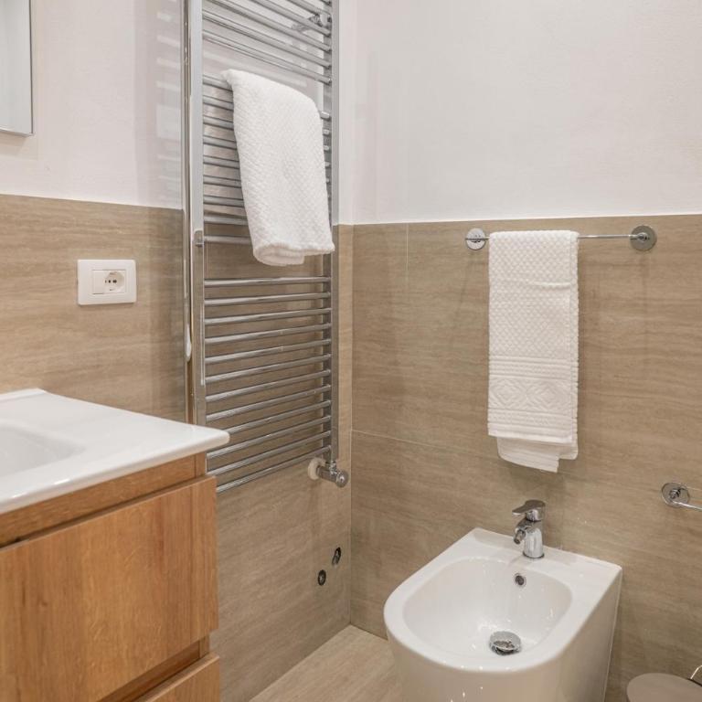 Modelli 54 - Luxury House a Fontana di Trevi - Appartamento con 2 Camere da Letto - 68