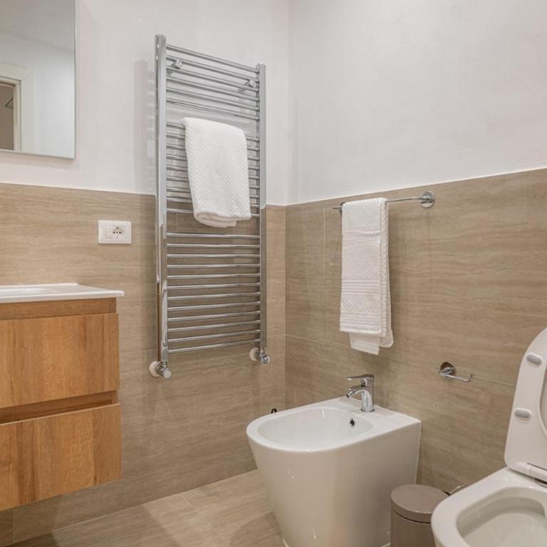 Modelli 54 - Luxury House a Fontana di Trevi - Appartamento con 2 Camere da Letto - 72