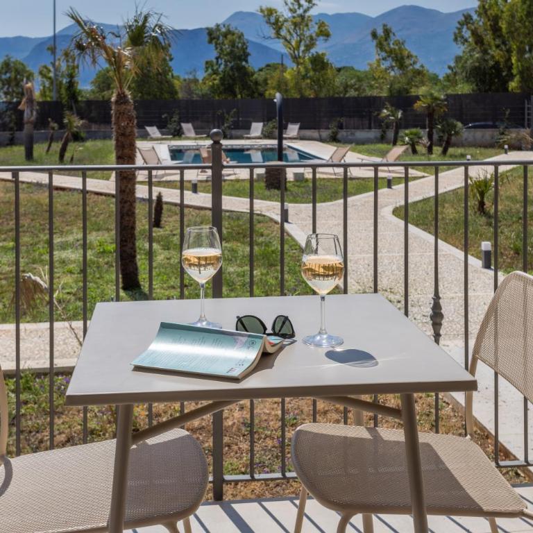 Marina Longa Sea Residence - Apartamento de 1 dormitorio con vistas al jardín - 24