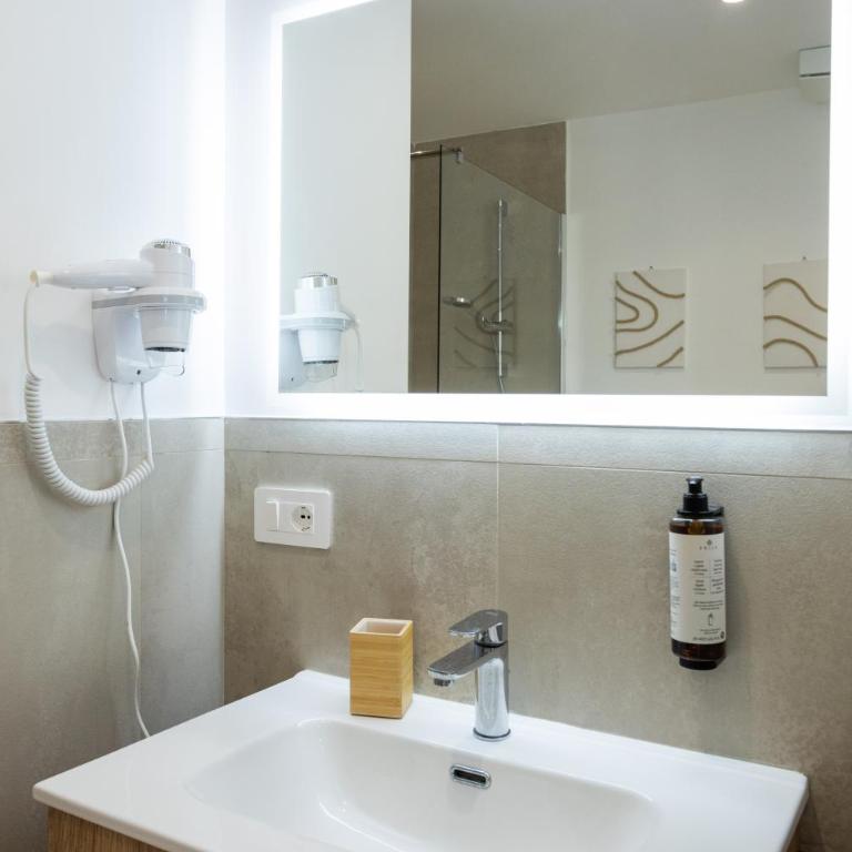 Marina Longa Sea Residence - Apartamento de 1 dormitorio con vistas al jardín - 12