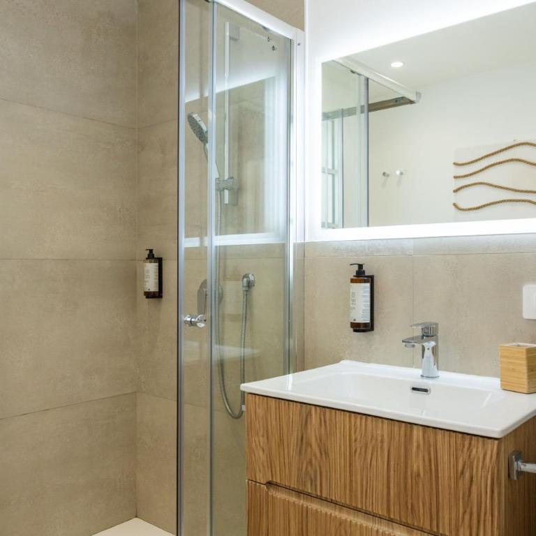 Marina Longa Sea Residence - Apartamento de 2 dormitorios con balcón y terraza - 11