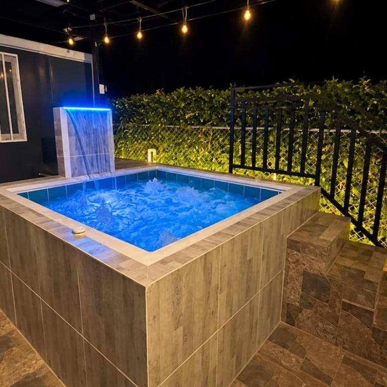 Casa vacacional con piscina y jacuzzi privado - Casa de 2 dormitorios - 11