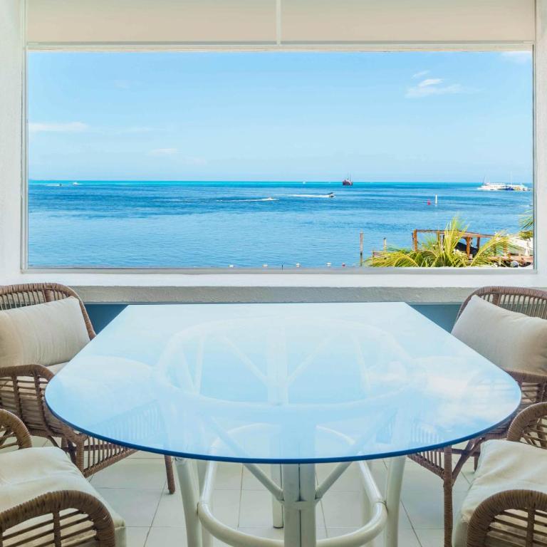 2 Bedroom Ocean Front Condo in the Hotel Zone - Casa - 5