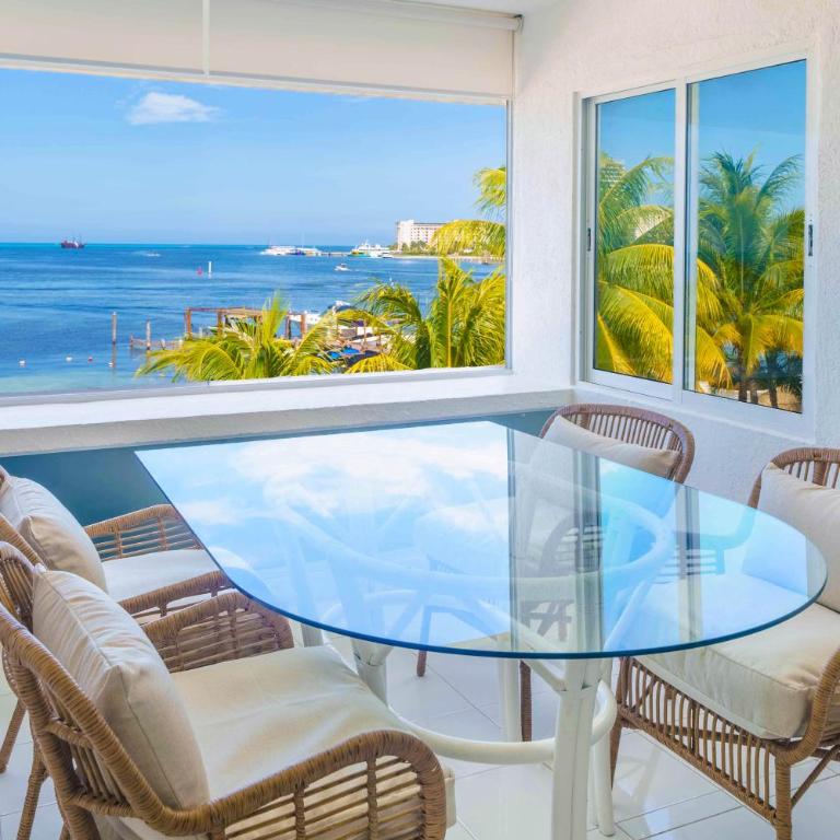 2 Bedroom Ocean Front Condo in the Hotel Zone - Casa - 4