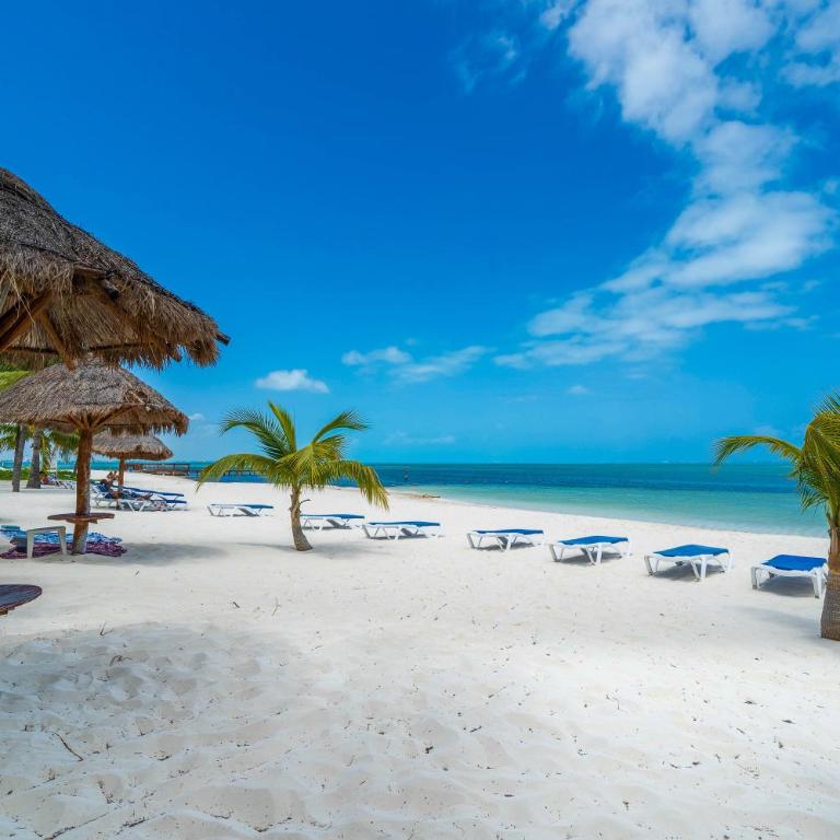 2 Bedroom Ocean Front Condo in the Hotel Zone - Casa - 14