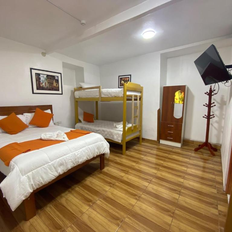 La Casita de Goya - Family Room - 11