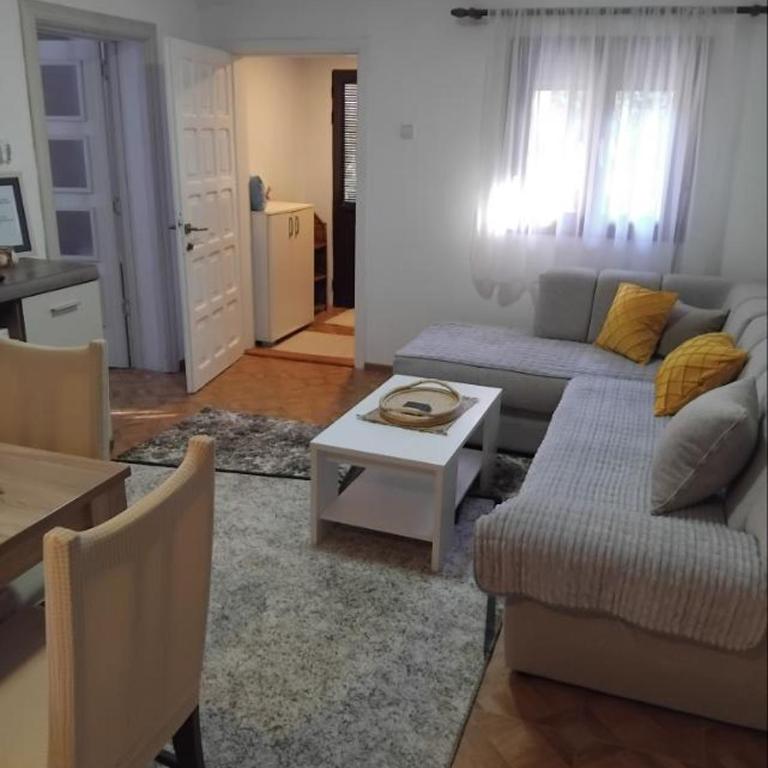Apartman Dunja - Kuća sa 2 Spavaće Sobe - 11