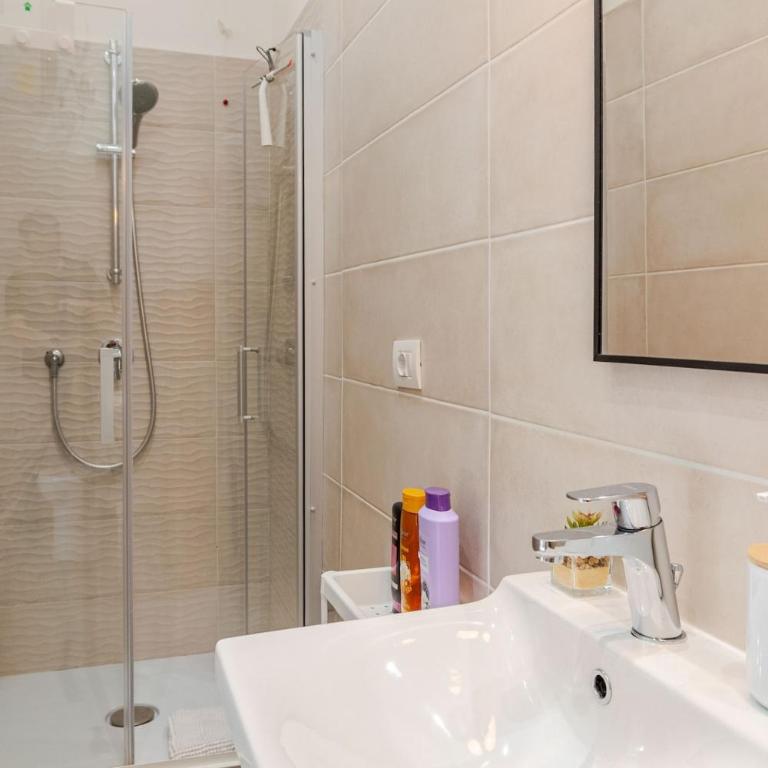 Arma Doré Luxury Suite Roma - Free Pool & Parking - Appartement 1 Chambre - 3