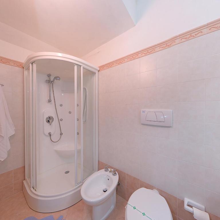 Hotel Le Cave - Camera Tripla - 3