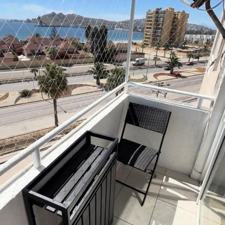 Departamento hermosa vista al mar y a pasos de la playa - Three-Bedroom Apartment - 4
