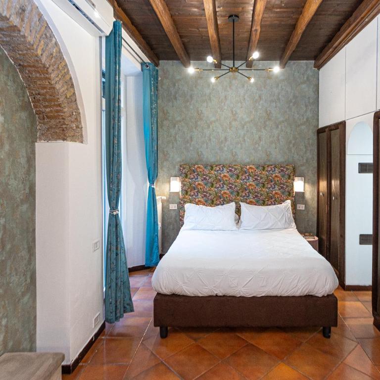 Quiet Trevi Fountain Apartment Courtyard & Patio - Appartamento con 1 Camera da Letto - 1