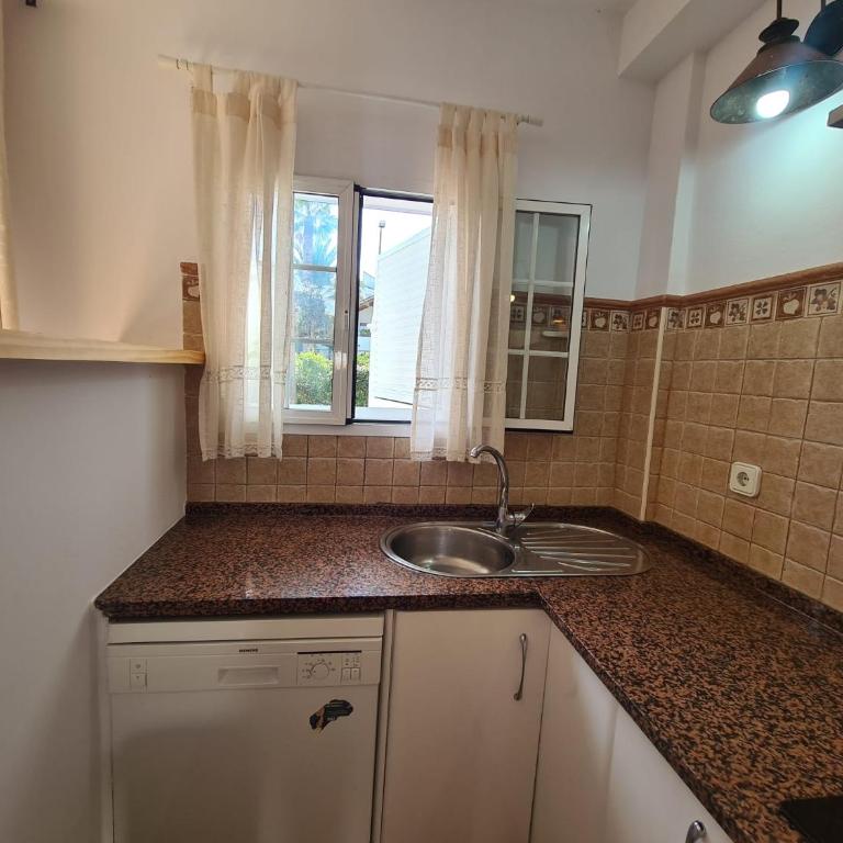 Alsol Apartments - Tres dormitorios, terraza y piscina - Apartamento de 3 dormitorios - 62