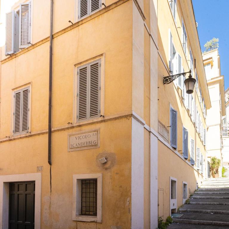 Quiet Trevi Fountain Apartment Courtyard & Patio - Appartamento con 1 Camera da Letto - 6