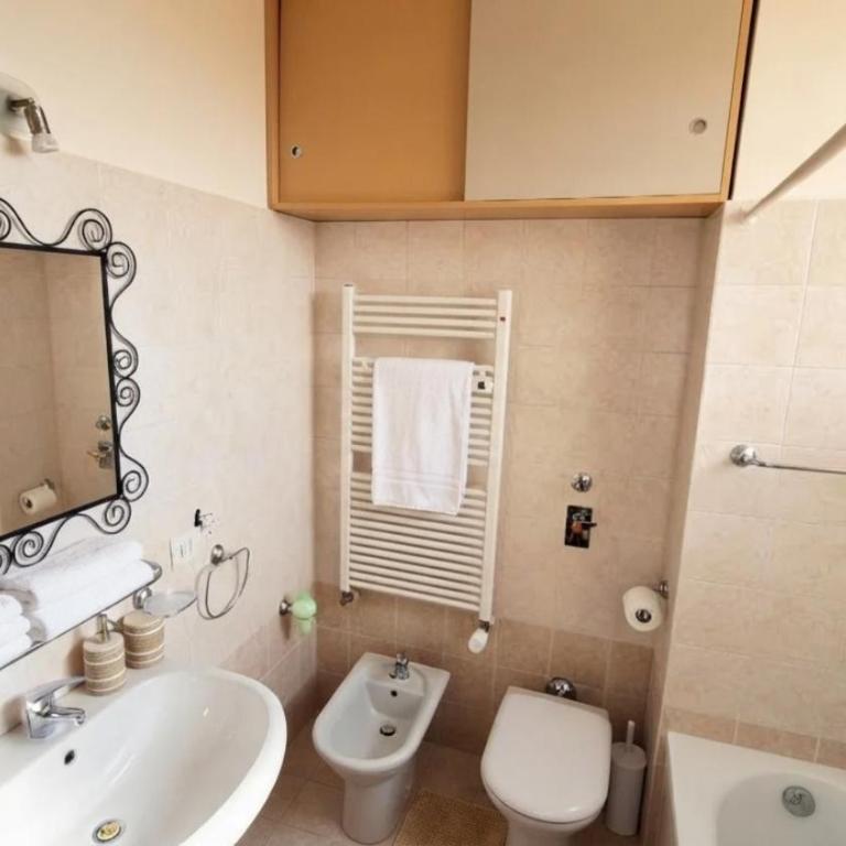 Allegra House - 50mq ultimo piano Milano M1 Villa San Giovanni - Appartamento con 1 Camera da Letto - 20
