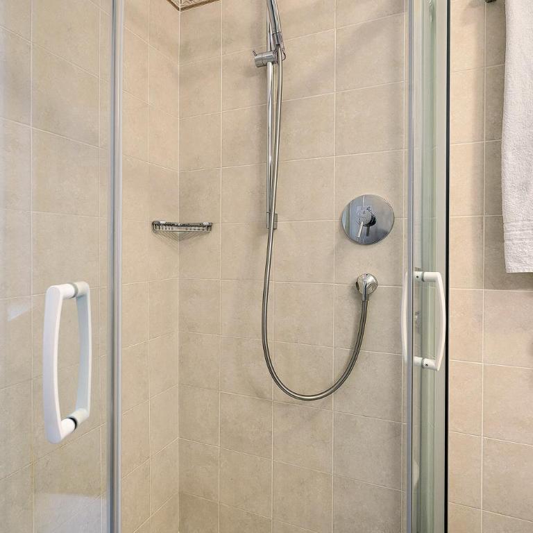 Apartments Goller - Appartamento con 2 Camere da Letto e con Vista Montagna - 1