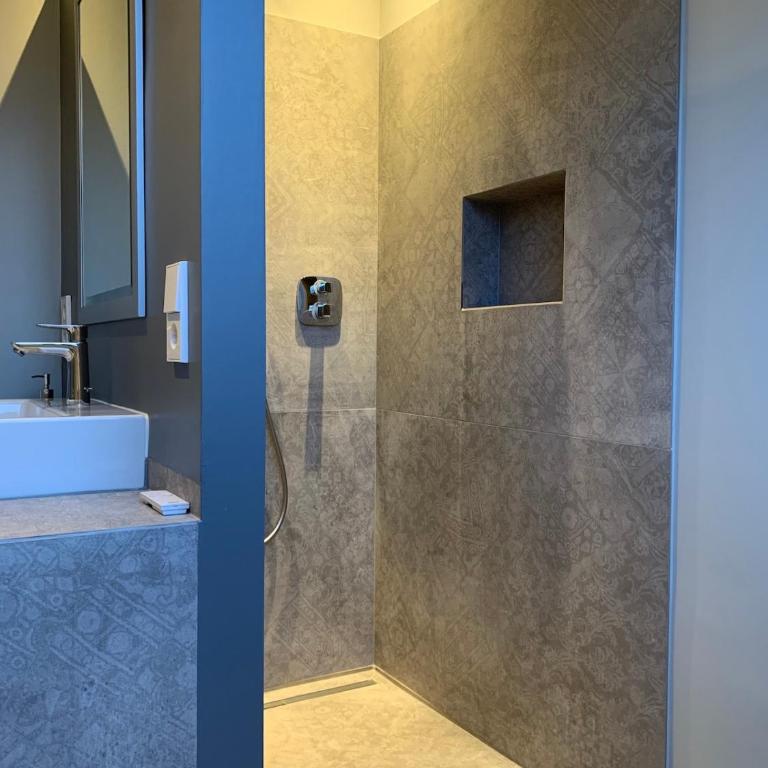 Laurelia Suites - Appartamento con 1 Camera da Letto, Balcone e Vista Montagna - 5