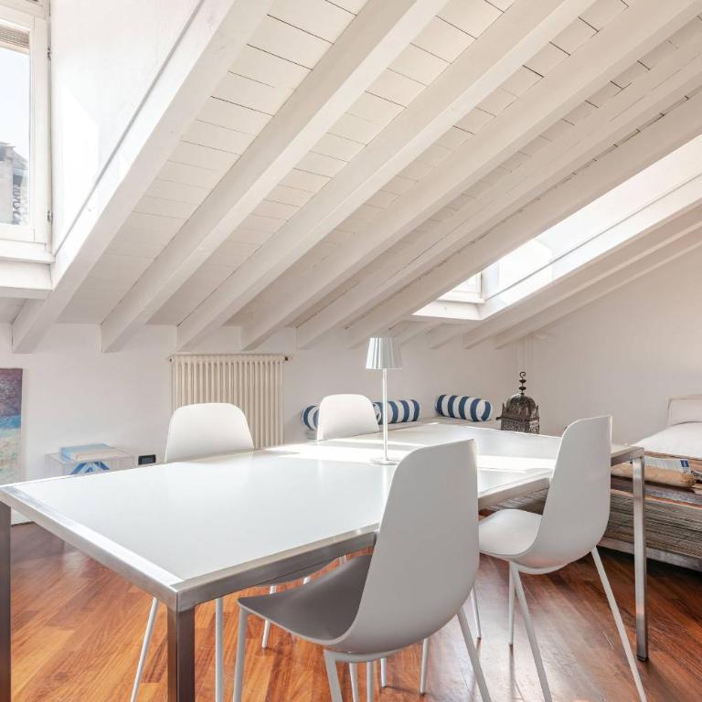Vanessa's Art Rooftop Attic - City View - San Fedele, Historic Center Como - Appartamento Superior con 2 Camere da Letto - 8