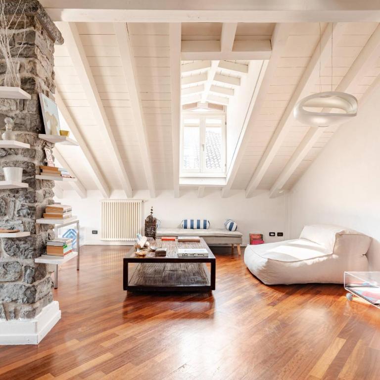 Vanessa's Art Rooftop Attic - City View - San Fedele, Historic Center Como - Appartamento Superior con 2 Camere da Letto - 1
