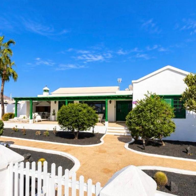 Luxury Villa Sea Front -La Orilla - Three-Bedroom Villa - 3