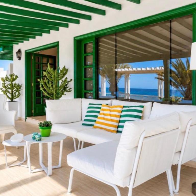 Luxury Villa Sea Front -La Orilla - Three-Bedroom Villa - 8