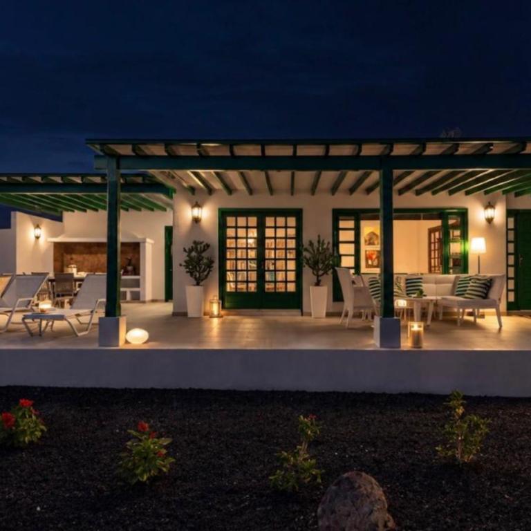 Luxury Villa Sea Front -La Orilla - Three-Bedroom Villa - 31