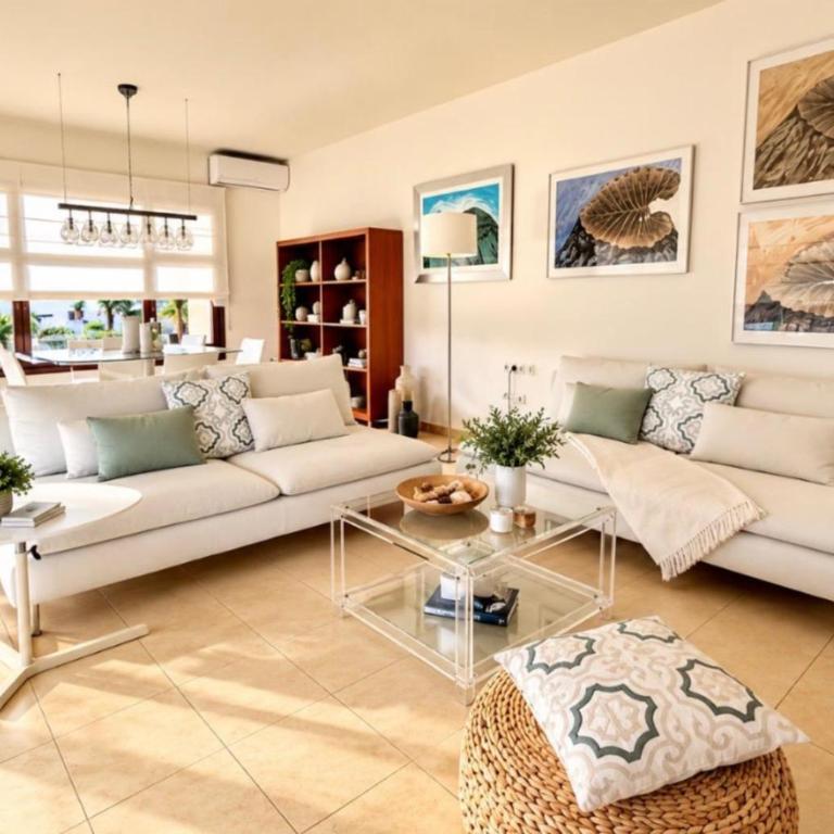 Luxury Villa Sea Front -La Orilla - Three-Bedroom Villa - 10