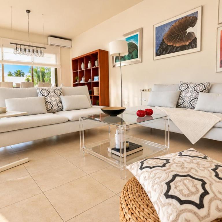Luxury Villa Sea Front -La Orilla - Three-Bedroom Villa - 11