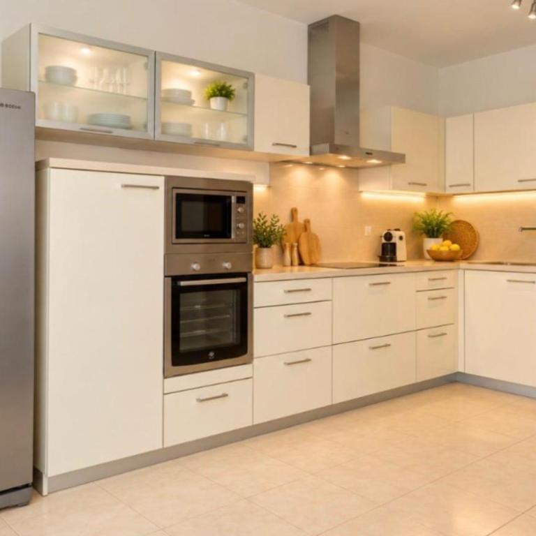 Luxury Villa Sea Front -La Orilla - Three-Bedroom Villa - 14