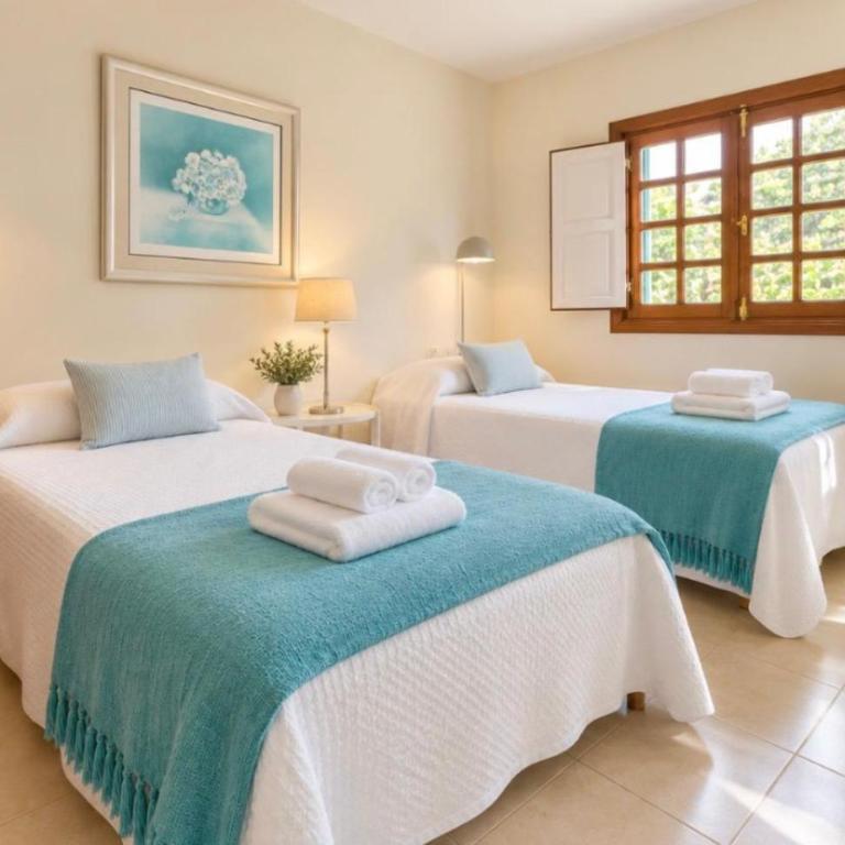 Luxury Villa Sea Front -La Orilla - Three-Bedroom Villa - 25