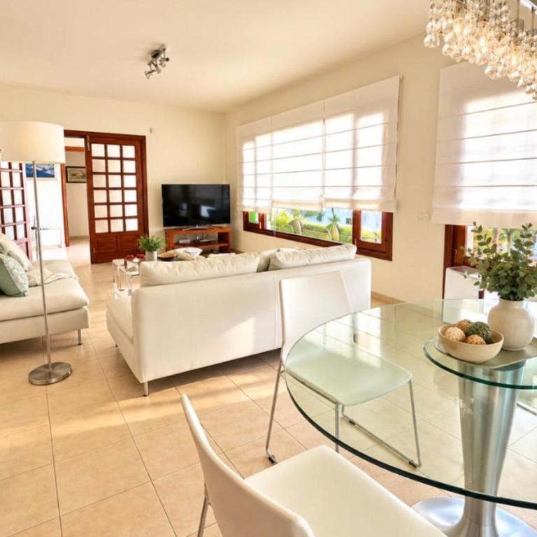 Luxury Villa Sea Front -La Orilla - Three-Bedroom Villa - 13
