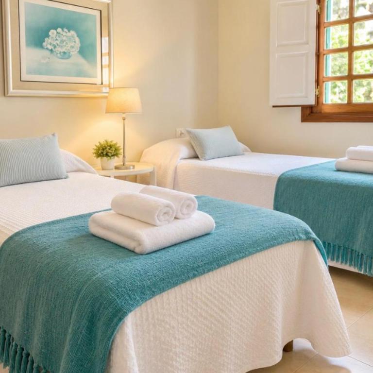 Luxury Villa Sea Front -La Orilla - Three-Bedroom Villa - 26