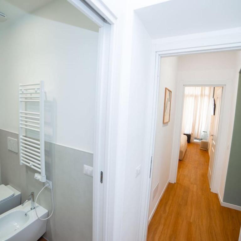 Casa Salvia Design Apartment Roma Termini - Appartamento con 2 Camere da Letto - 5