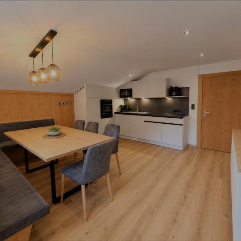 Landhaus Hubert Fiegl - Apartment mit 3 Schlafzimmern und Balkon - 13