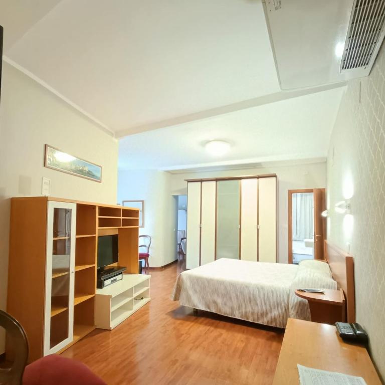 Hotel Helvetia - Camera Familiare Superior - 7
