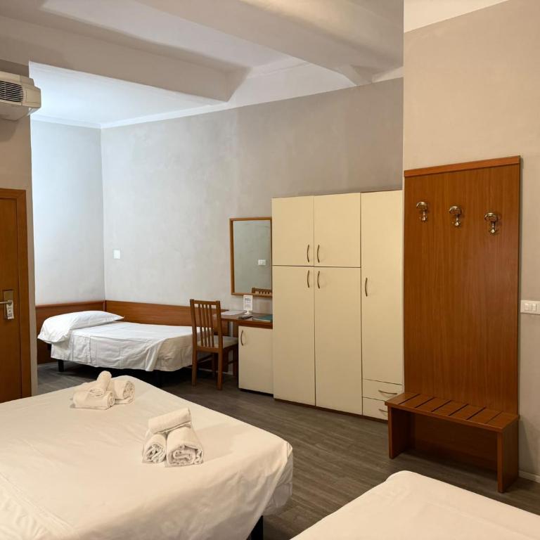 Hotel Helvetia - Camera Quadrupla - 7