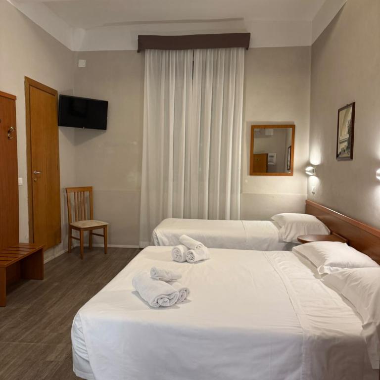 Hotel Helvetia - Camera Quadrupla - 10