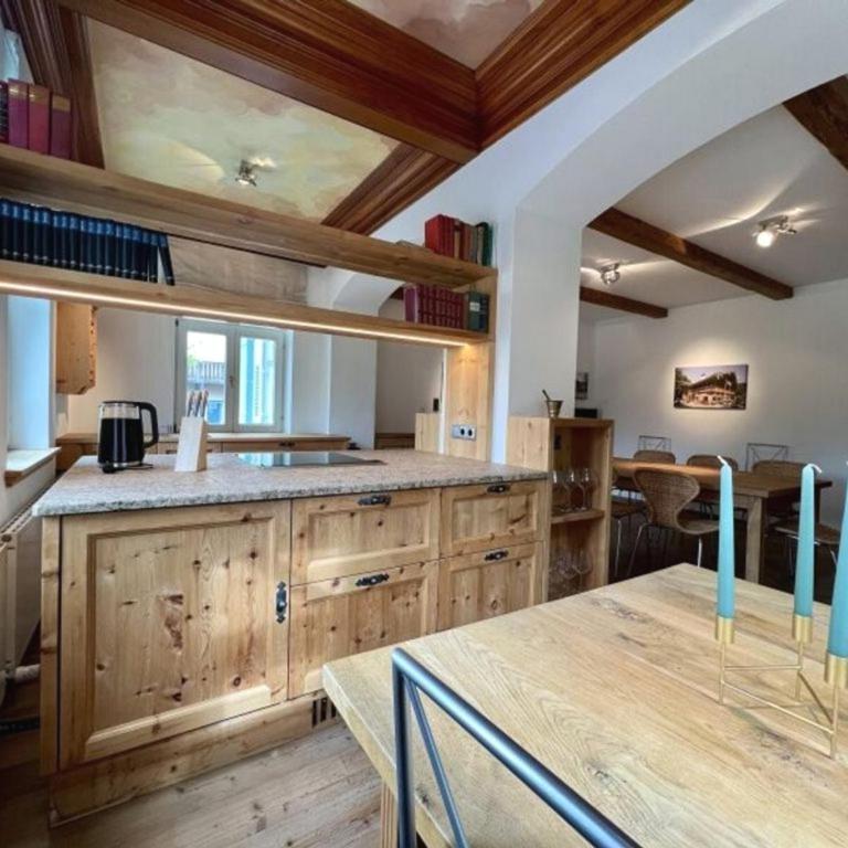 Geräumiges Ferienapartment mitten in den Bergen mit einladender Atmosphäre, besonderem Charme, Komfort und Erholung - Deluxe Apartment - 14