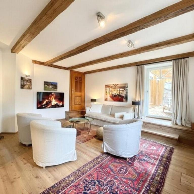 Geräumiges Ferienapartment mitten in den Bergen mit einladender Atmosphäre, besonderem Charme, Komfort und Erholung - Deluxe Apartment - 17