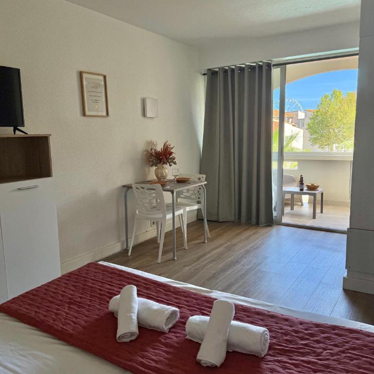 Résidence Agathéa - Esprit Hôtel - Centre Port - Cap d'Agde - Chambre Lits Jumeaux avec Douche - 9