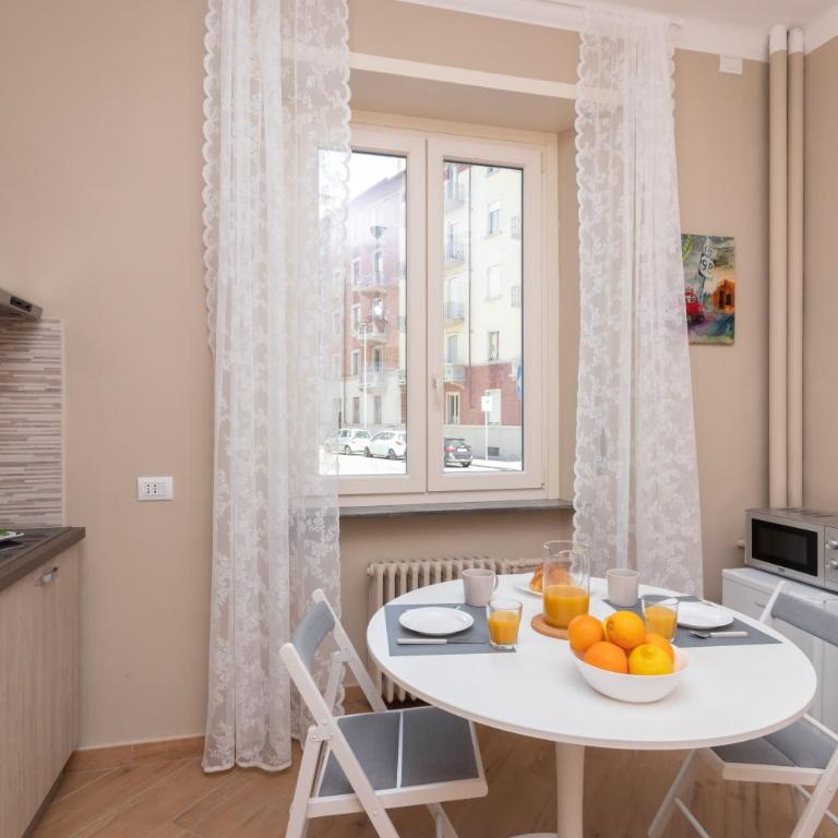Cialdini Apartment Close to the City Center by Wonderful Italy - Appartamento - 3