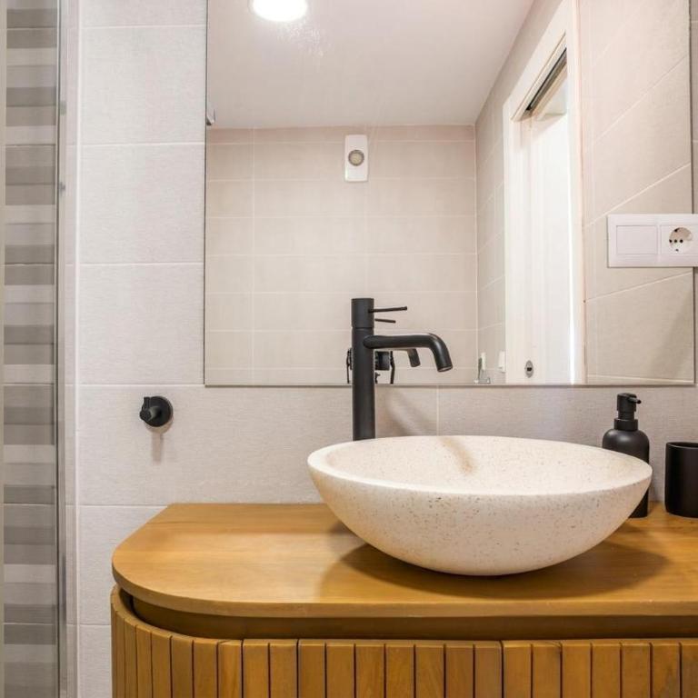 Sea Views & Sunsets 8th Floor Boutique Studio - Apartamento - 14