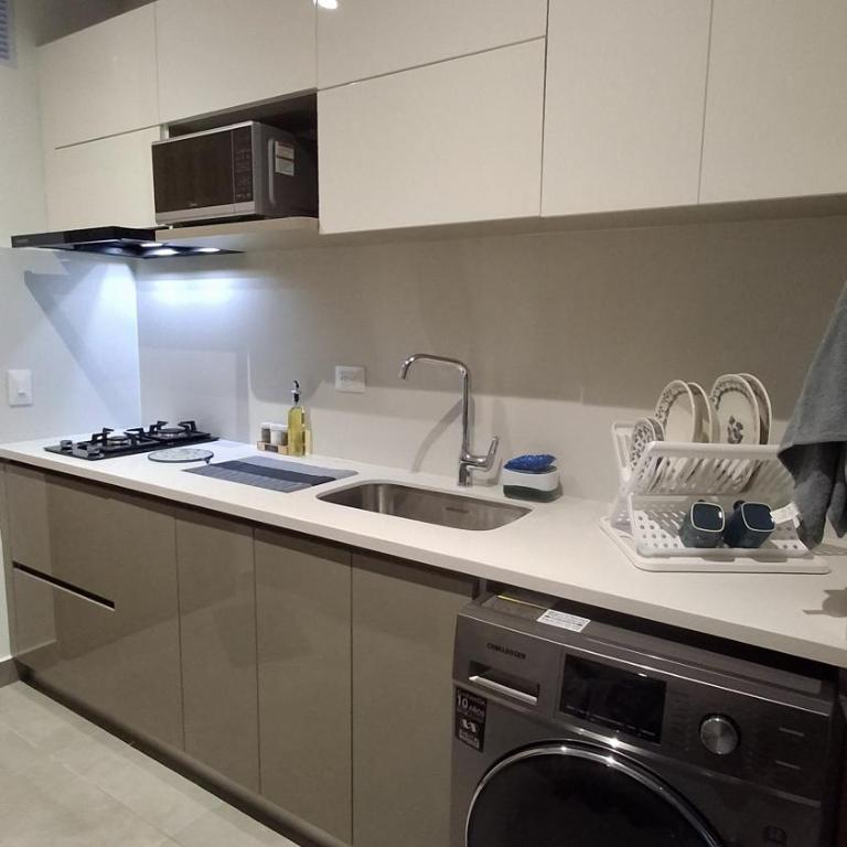 WJ Towers - Modern Bay Apartasuite - One-Bedroom Apartment - 13