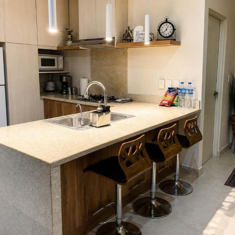 Parkfront Luxury Apt w Terrace BBQ & Gym - Apartamento - 2