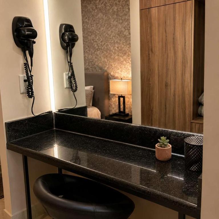 Parkfront Luxury Apt w Terrace BBQ & Gym - Apartamento - 14