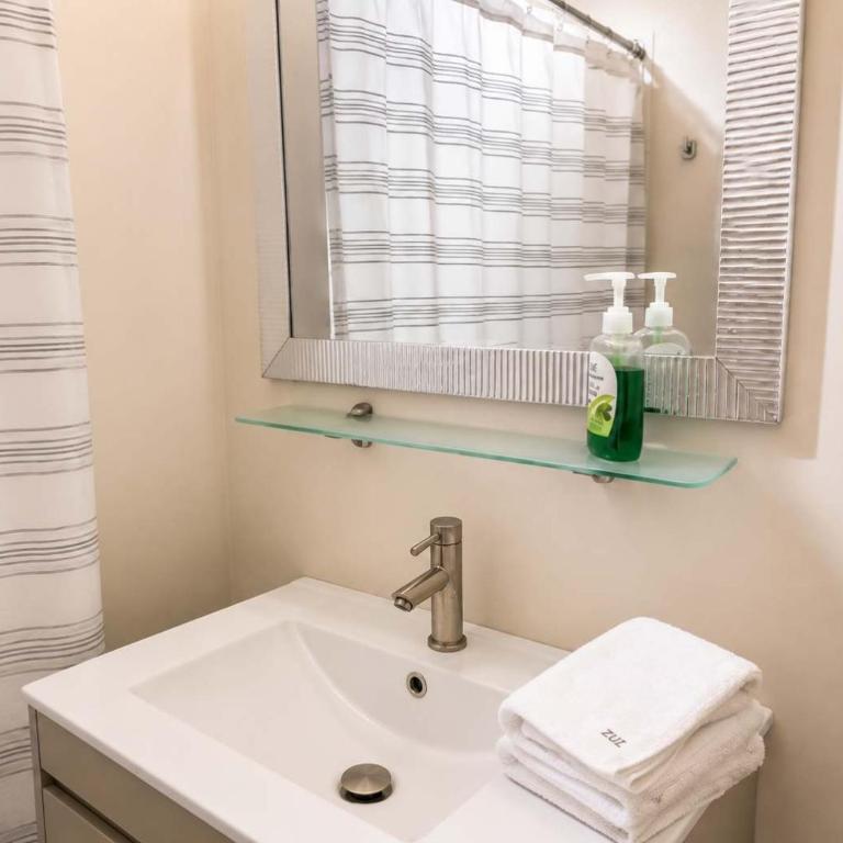 Parkfront Luxury Apt w Terrace BBQ & Gym - Apartamento - 18