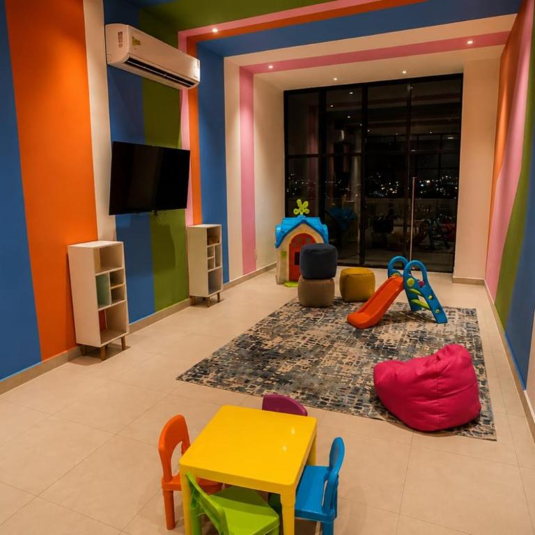 Parkfront Luxury Apt w Terrace BBQ & Gym - Apartamento - 21