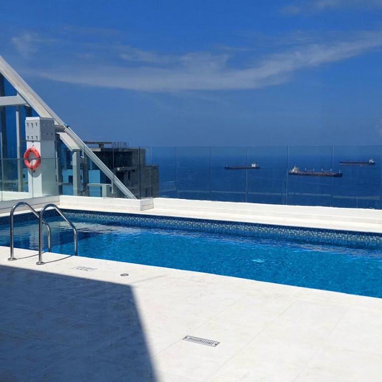 WJ Towers - Modern Bay Apartasuite - One-Bedroom Apartment - 3