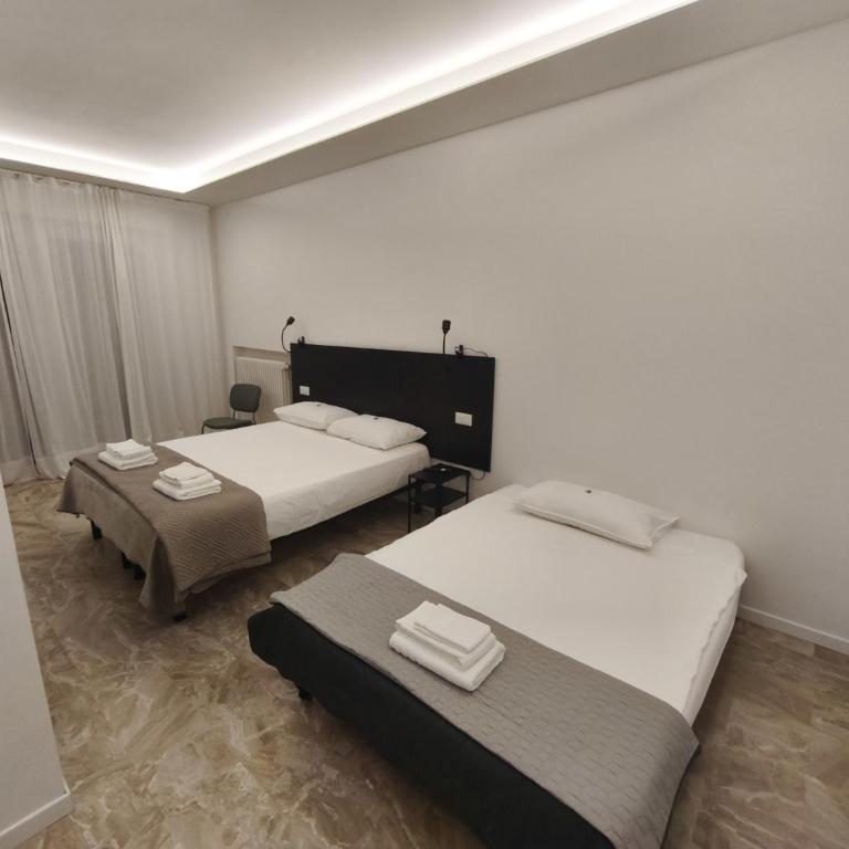 Grace House - Family Room with Private Bathroom - 5