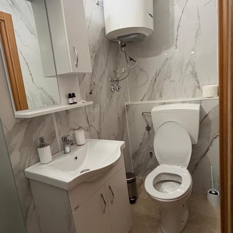 Hostel Izvor - Economy Trokrevetna Soba - 25